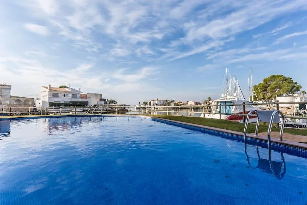 Apartment Piso De 2 Habitaciones, 3 Piscinas Y Cerca Del Mar Roses